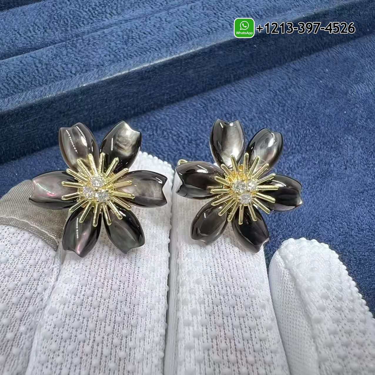 Van Cleef & Arpels 18k Yellow Gold MiNi Model Mother-of-pearl Flower Rose de Noel Earrings VCARP7TJ00